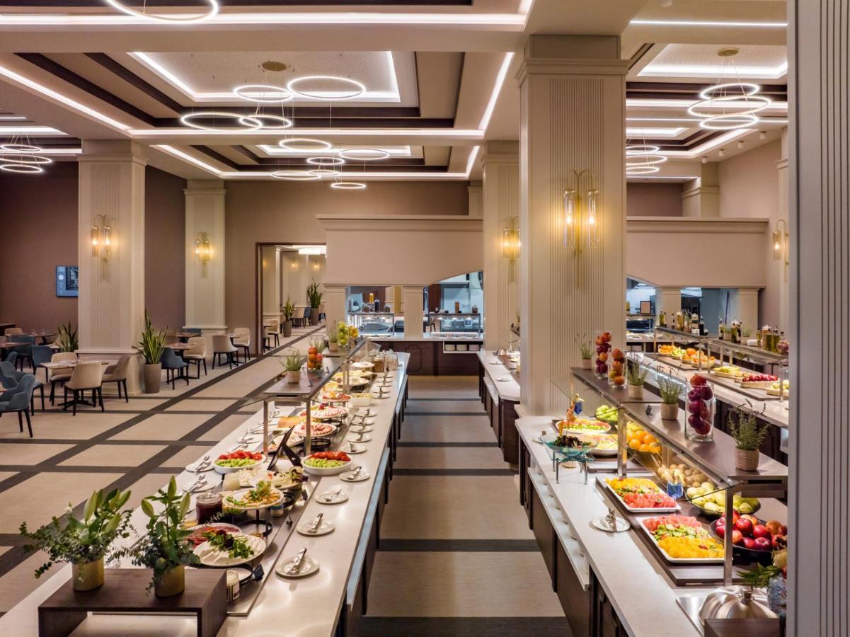 Kings' Valley Medical & Spa Hotel Kazanlŭk Exterior foto The buffet at the hotel