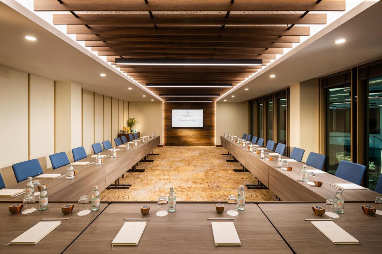 Kings' Valley Medical & Spa Hotel Kazanlŭk Exterior foto Meeting room at the hotel
