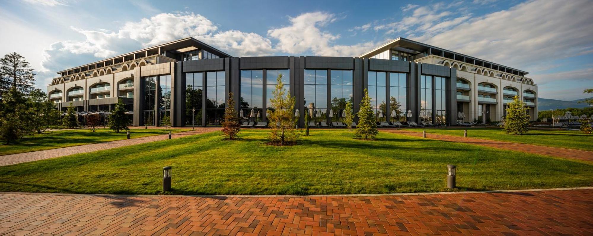 Kings' Valley Medical & Spa Hotel Kazanlŭk Exterior foto The library of the university