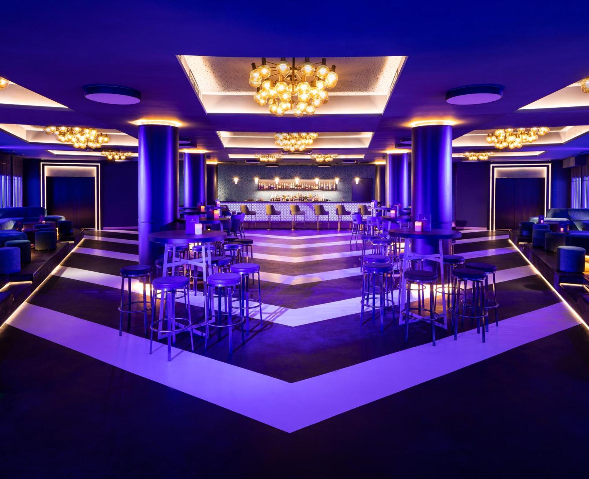Kings' Valley Medical & Spa Hotel Kazanlŭk Exterior foto The interior of the nightclub
